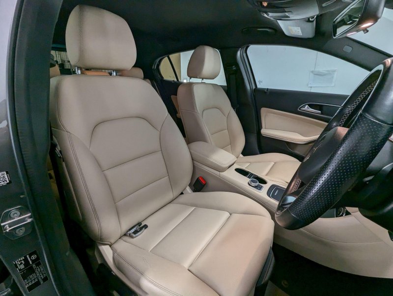 MERCEDES-BENZ GLA CLASS