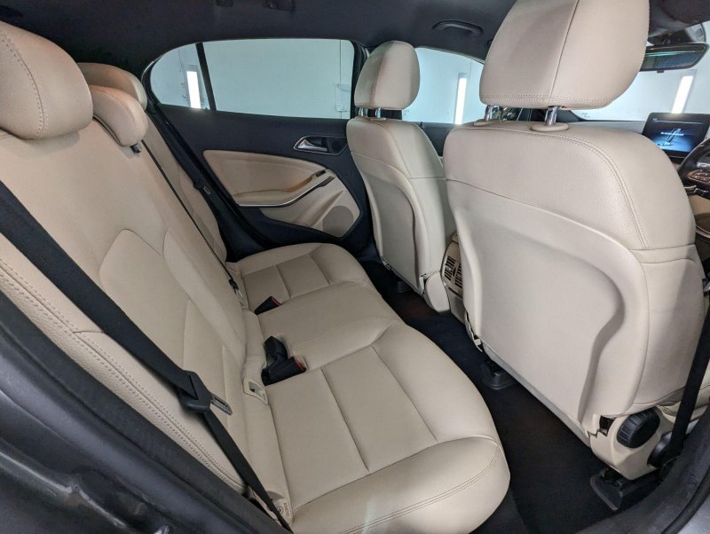 MERCEDES-BENZ GLA CLASS