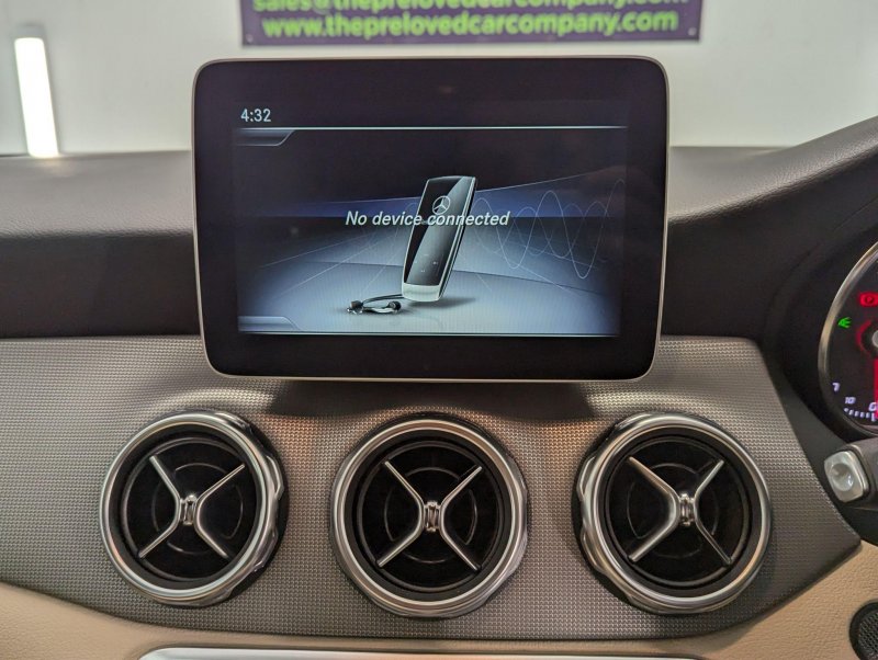 MERCEDES-BENZ GLA CLASS