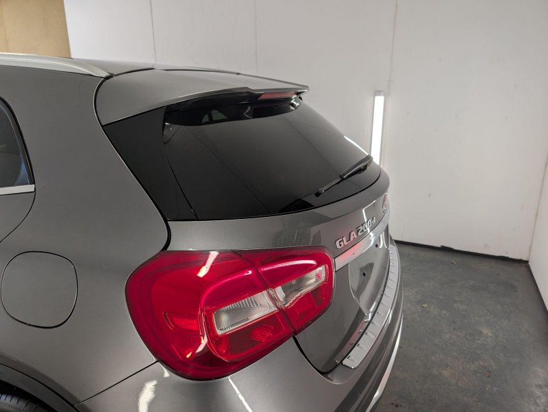MERCEDES-BENZ GLA CLASS