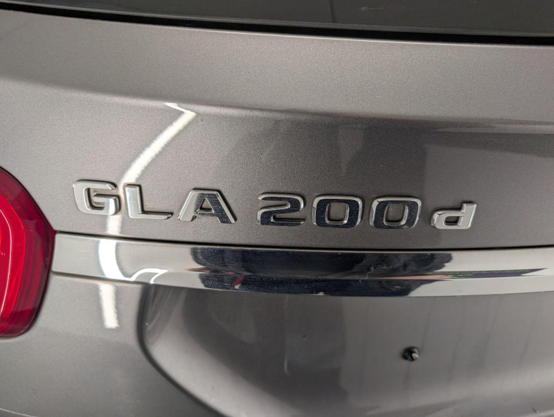 MERCEDES-BENZ GLA CLASS