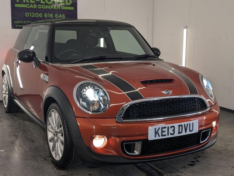 MINI HATCH