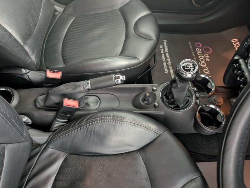 MINI HATCH