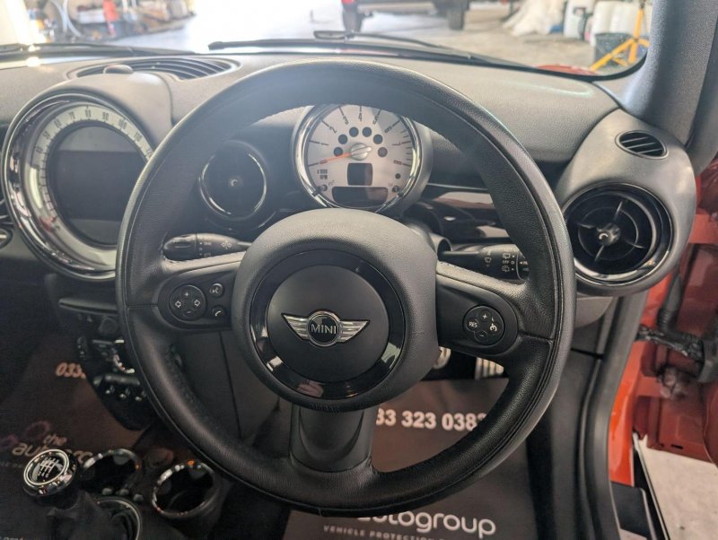 MINI HATCH