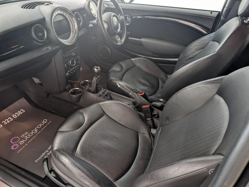 MINI HATCH