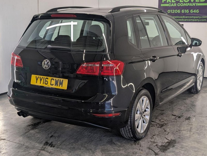 VOLKSWAGEN GOLF SV