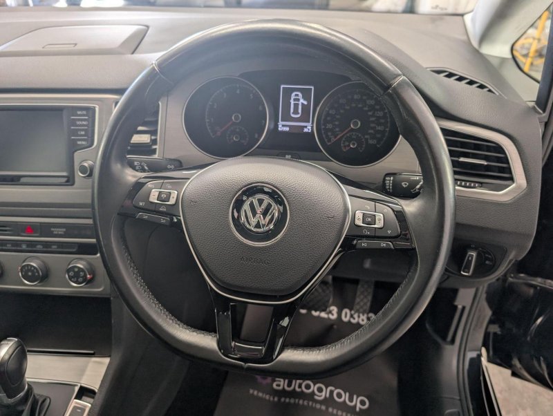VOLKSWAGEN GOLF SV