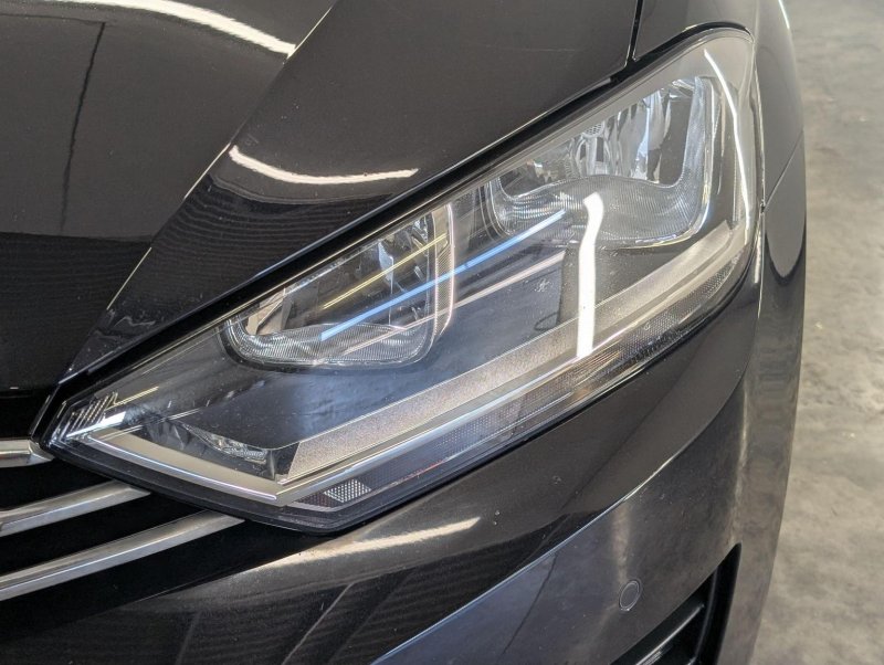 VOLKSWAGEN GOLF SV