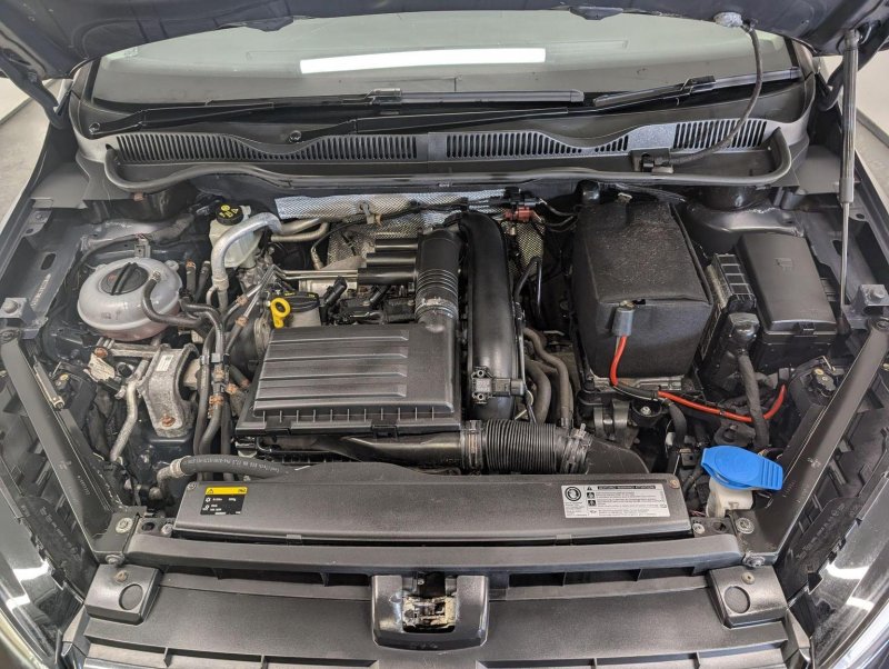 VOLKSWAGEN GOLF SV