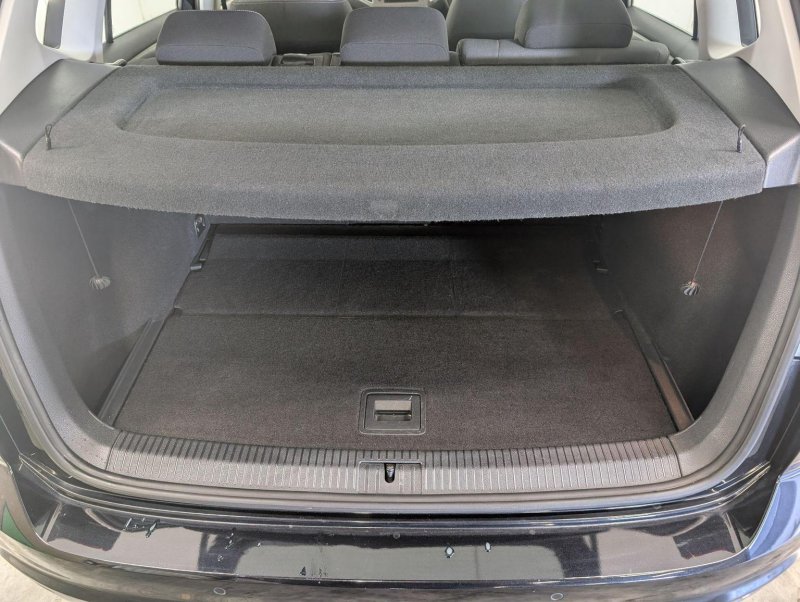 VOLKSWAGEN GOLF SV