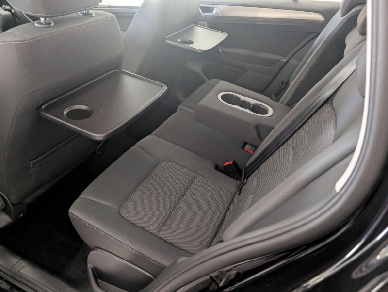 VOLKSWAGEN GOLF SV