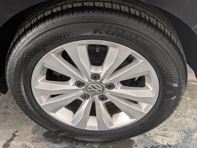 VOLKSWAGEN GOLF SV