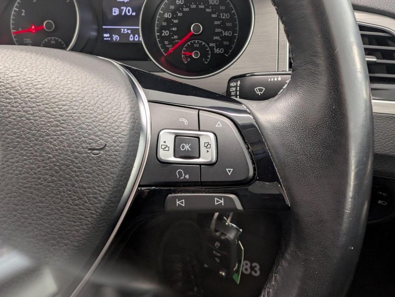 VOLKSWAGEN GOLF SV