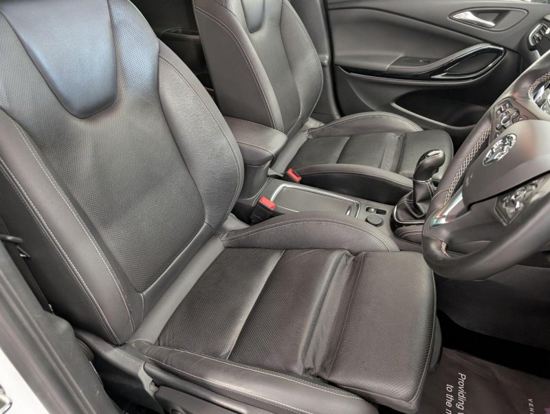 VAUXHALL ASTRA