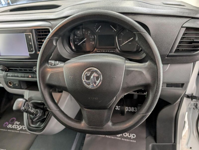 VAUXHALL VIVARO