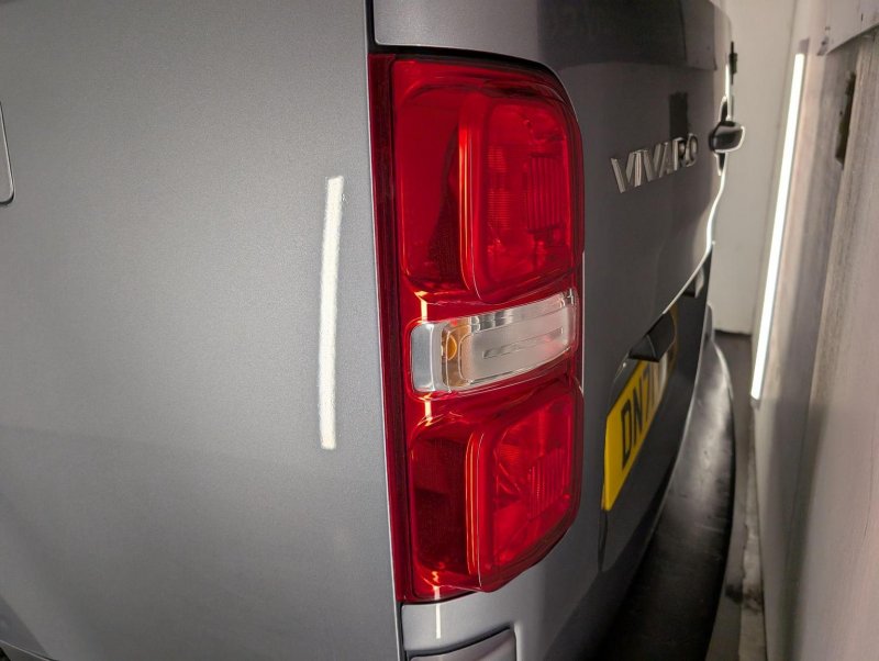 VAUXHALL VIVARO