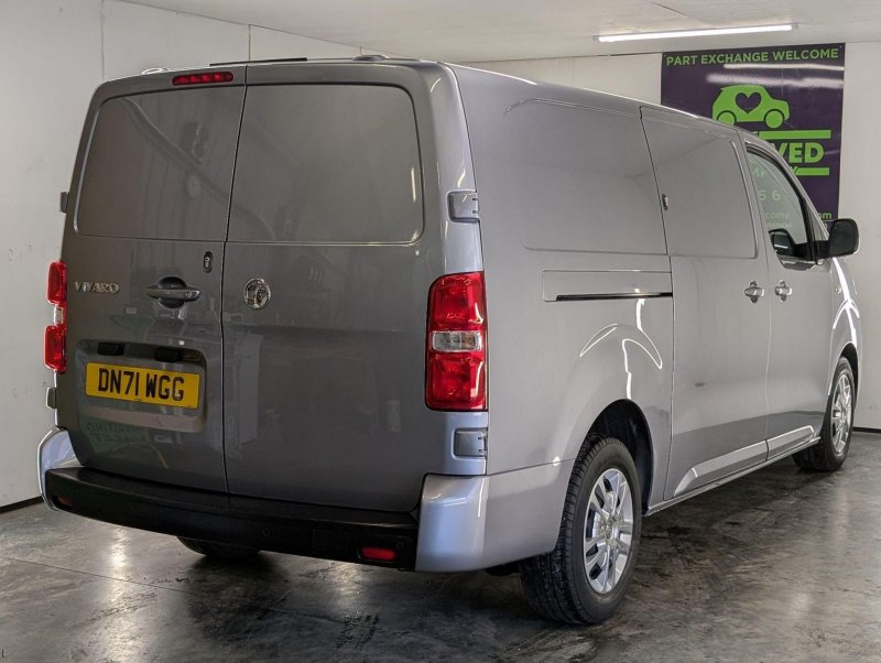 VAUXHALL VIVARO