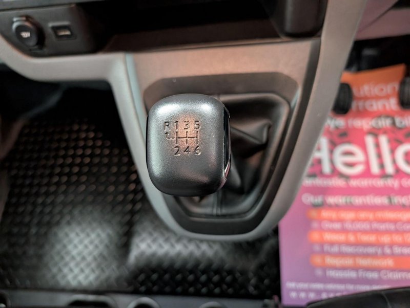 VAUXHALL VIVARO